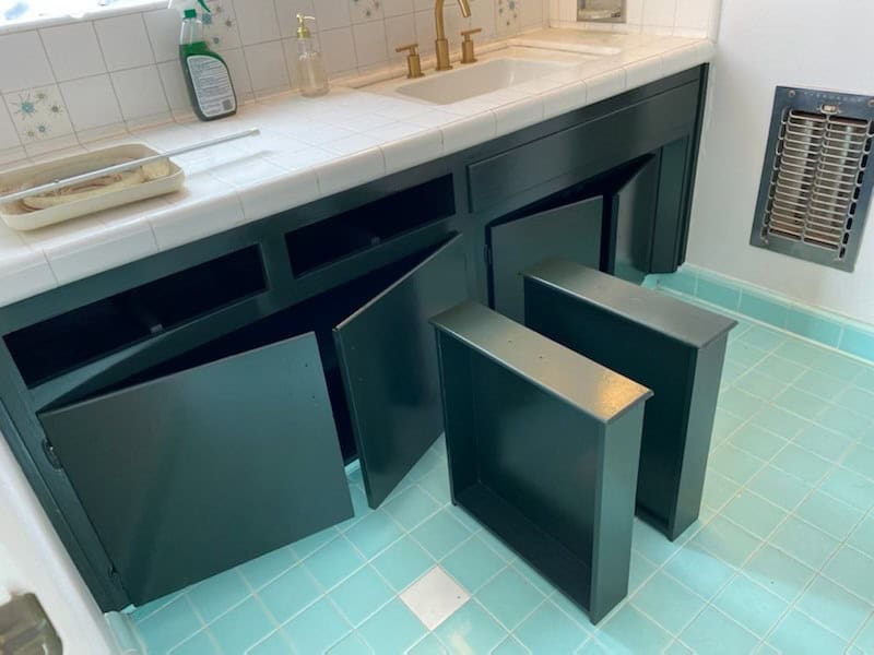 68444913025__04A38094-A971-4F53-B6F4-3A2DE1BF81C2 built-in cabinets